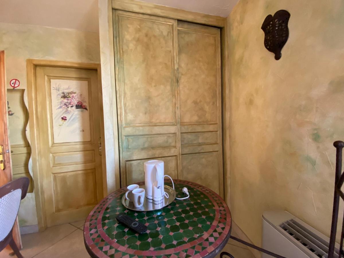 Le Rif Hotel Puygiron Buitenkant foto